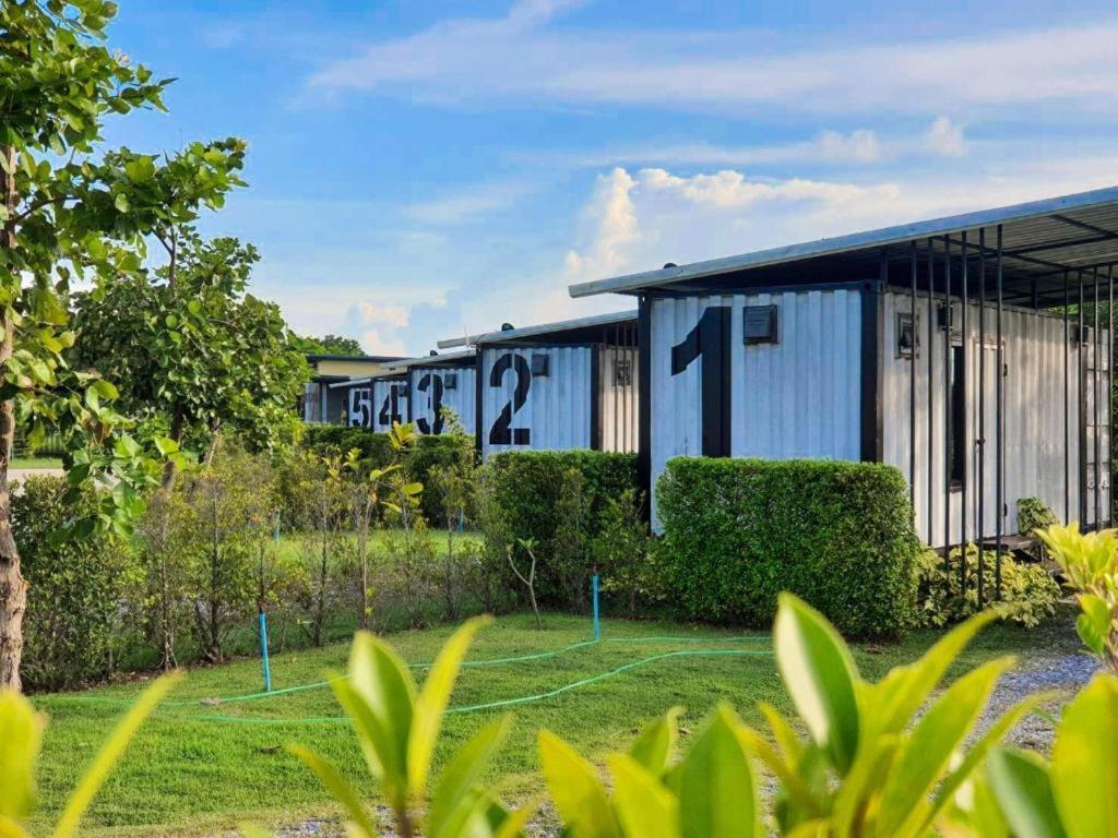 Boxotel Ban Nong Chik  Exteriör bild