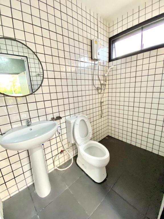 Boxotel Ban Nong Chik  Exteriör bild